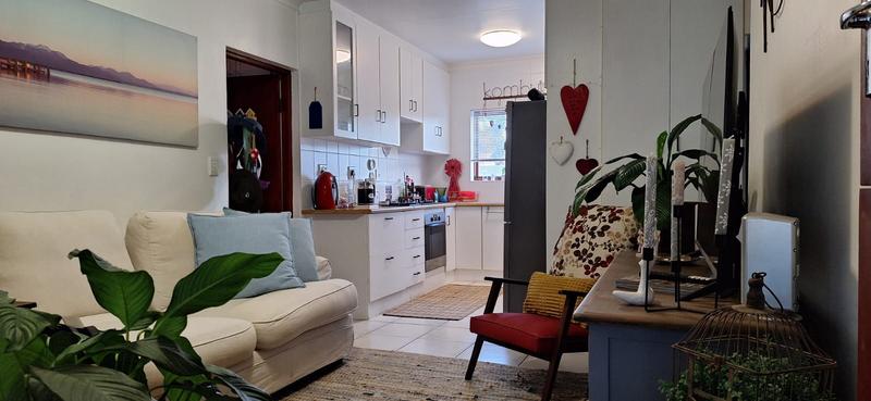 2 Bedroom Property for Sale in Sandbaai Western Cape